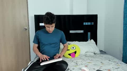   online show from September 11, 2:43 am