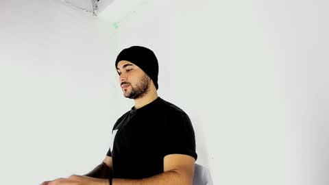 tommy_sccott online show from September 22, 12:11 am