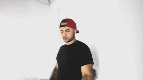 tommy_sccott online show from October 15, 2:19 am