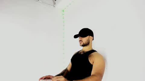 tommy_sccott online show from September 19, 11:37 pm