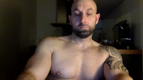 Thomas Fit online show from March 3, 8:50 pm