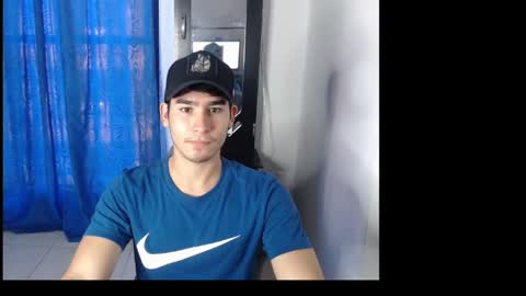 tomycute online show from December 17, 7:59 pm