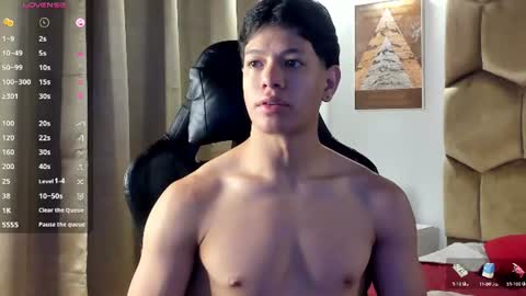 tony_petrov online show from June 20, 10:31 am