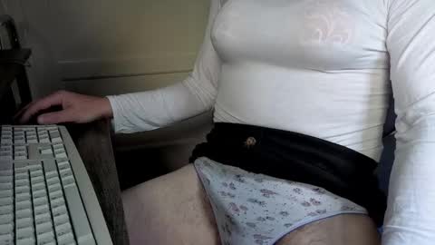 Snapshot of tony_vallejo chatting on September 16, 6:47 am Tony V online show from September 16, 6:47 am