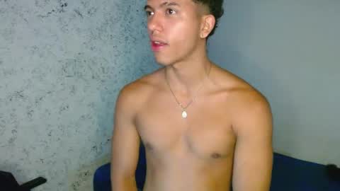 tonydesire_ online show from May 26, 7:43 pm