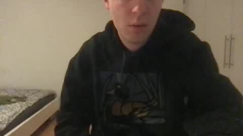 Max online show from November 10, 7:19 pm