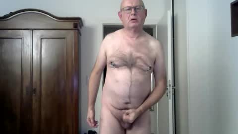 Snapshot of tooohard chatting on December 17, 7:37 pm Alex online show from December 17, 7:37 pm