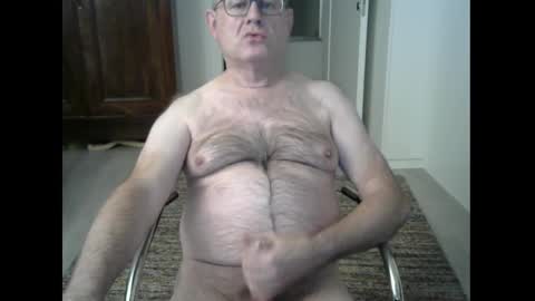 Snapshot of tooohard chatting on December 27, 4:11 pm Alex online show from December 27, 4:11 pm