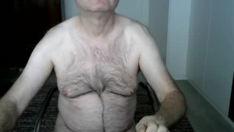 Snapshot of tooohard chatting on February 6, 8:39 am Alex online show from February 6, 8:39 am