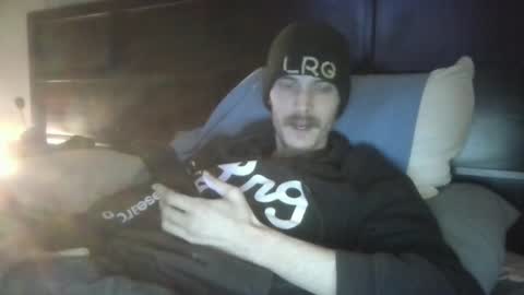 Snapshot of tootall803 chatting on December 6, 9:21 am TooTall803 online show from December 6, 9:21 am