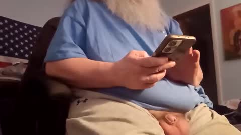 totallyawesome_65 online show from April 9, 6:00 am