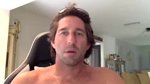 TravisKenn online show from November 11, 7:52 pm