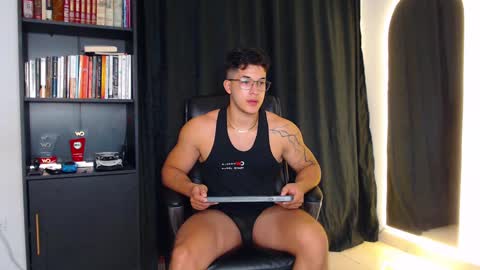 Travis online show from March 5, 11:27 pm