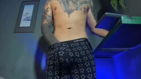 TRAV - INDEPENDENT MODEL online show from October 22, 2:48 am