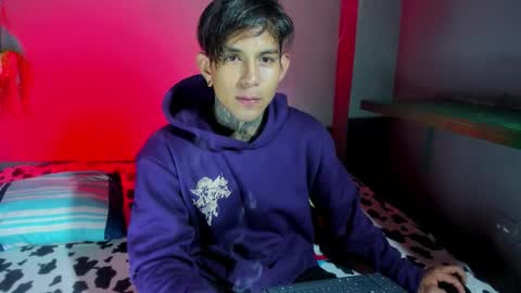 TRAV - INDEPENDENT MODEL online show from October 6, 2:16 am