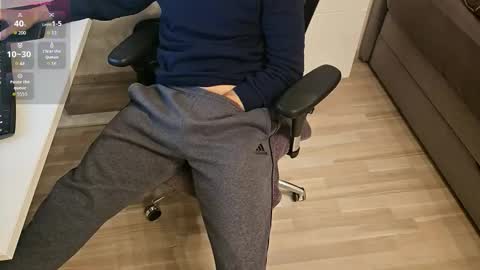 tree1989 online show from October 18, 6:46 pm