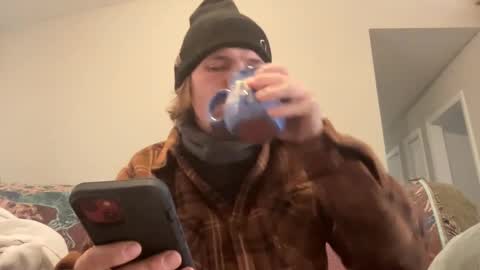 Snapshot of treeman817 chatting on December 24, 4:19 pm treeman817 online show from December 24, 4:19 pm