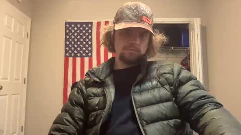 Snapshot of treeman817 chatting on December 20, 4:36 pm treeman817 online show from December 20, 4:36 pm