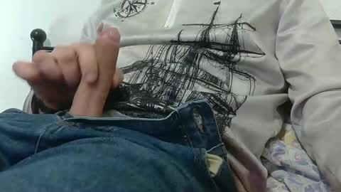 Snapshot of trevido4u chatting on January 3, 12:54 am trevido4u online show from January 3, 12:54 am