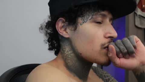 - trieone online show from January 31, 10:52 pm