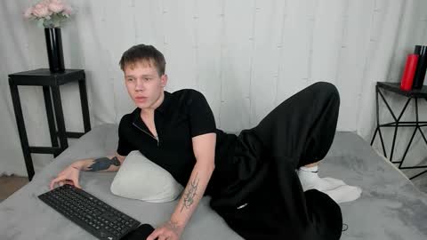 Angus online show from March 18, 6:33 pm