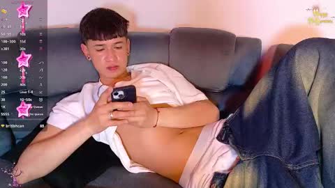 Snapshot of twink_daren chatting on October 24, 7:37 pm Mr Daren online show from October 24, 7:37 pm