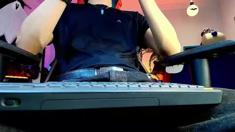 Snapshot of twink_sebas_ chatting on October 22, 4:38 am  Bad boy sebastian  online show from October 22, 4:38 am