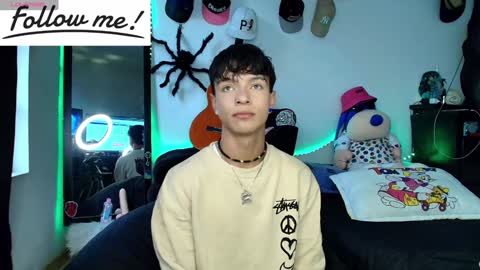 Snapshot of twink_sebas_ chatting on December 5, 8:56 pm  Bad boy sebastian  online show from December 5, 8:56 pm
