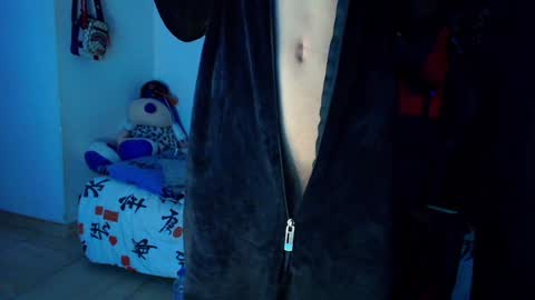 Snapshot of twink_sebas_ chatting on January 25, 5:40 am  Bad boy sebastian  online show from January 25, 5:40 am