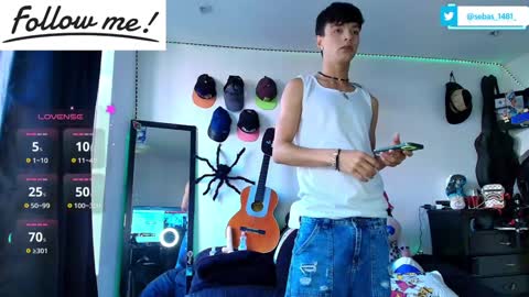 Snapshot of twink_sebas_ chatting on December 4, 1:31 pm  Bad boy sebastian  online show from December 4, 1:31 pm