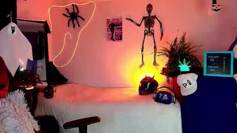 Snapshot of twink_sebas_ chatting on October 21, 4:37 am  Bad boy sebastian  online show from October 21, 4:37 am
