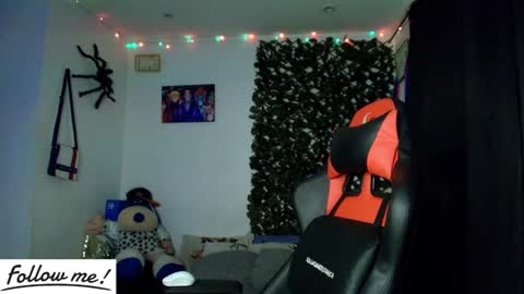 Snapshot of twink_sebas_ chatting on January 30, 4:27 am  Bad boy sebastian  online show from January 30, 4:27 am