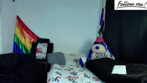 Snapshot of twink_sebas_ chatting on December 14, 11:29 am  Bad boy sebastian  online show from December 14, 11:29 am