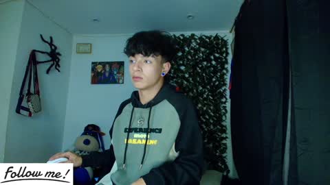 Snapshot of twink_sebas_ chatting on January 21, 6:56 am  Bad boy sebastian  online show from January 21, 6:56 am