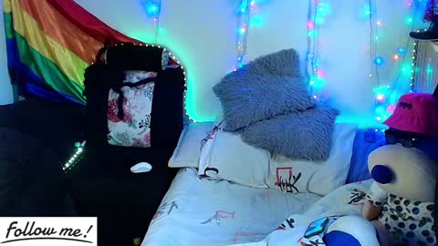 Snapshot of twink_sebas_ chatting on December 28, 1:40 pm  Bad boy sebastian  online show from December 28, 1:40 pm