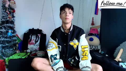 Snapshot of twink_sebas_ chatting on December 25, 2:56 pm  Bad boy sebastian  online show from December 25, 2:56 pm