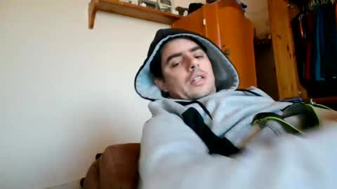 uglyyounlad online show from January 3, 2:51 pm