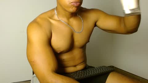 Snapshot of ulisess15 chatting on January 2, 4:20 am Felipe  model independent online show from January 2, 4:20 am