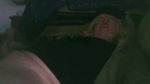 Snapshot of umbrado chatting on December 11, 4:16 pm umbrado online show from December 11, 4:16 pm