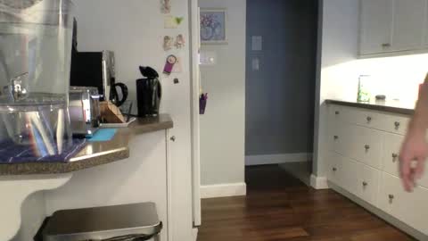 Snapshot of uncutabs123 chatting on January 13, 8:58 pm Buzz Bigcock online show from January 13, 8:58 pm