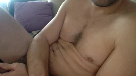 Snapshot of uncutabs123 chatting on January 2, 3:29 pm Buzz Bigcock online show from January 2, 3:29 pm