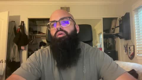 uncutbeard129840 online show from September 26, 1:47 am