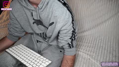 Mister Uncut online show from December 11, 9:22 pm