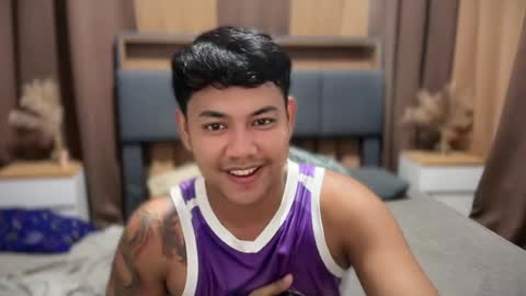 urasiankyler online show from July 8, 1:37 pm