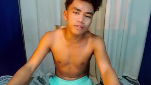 urboyvenz online show from April 2, 6:32 am