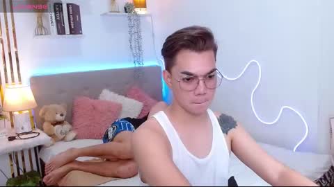 rose and khristine online show from October 6, 8:08 am