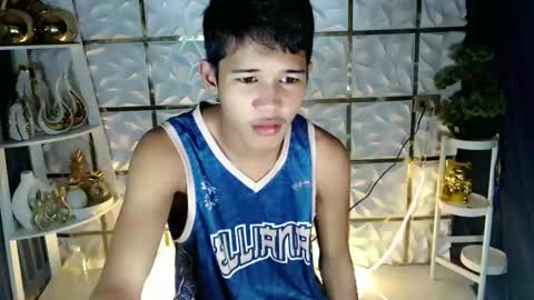 urdreamboy_clarin online show from February 2, 7:00 pm