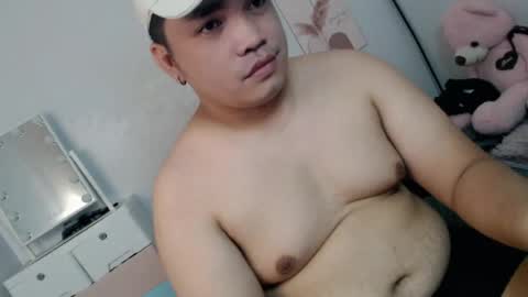 ure_fattytoy143 online show from July 22, 3:26 pm