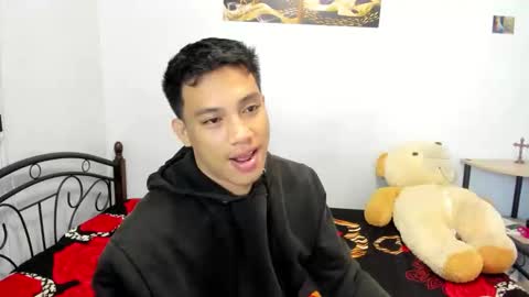 urfucker_vinz online show from May 7, 12:49 pm