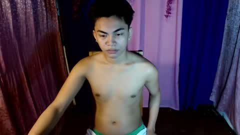 Snapshot of urguy_marco chatting on October 26, 7:21 am urguy_marco online show from October 26, 7:21 am